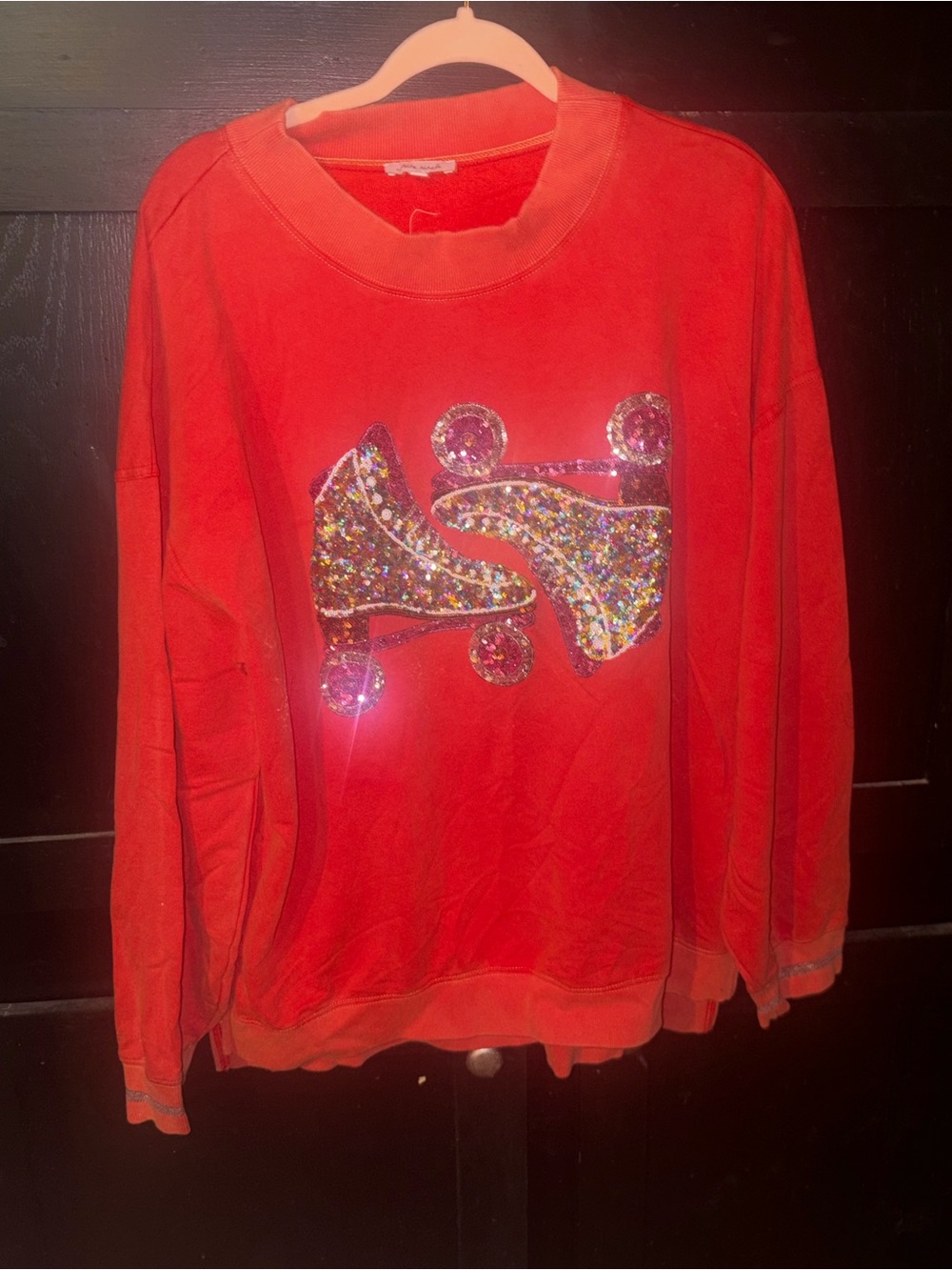NWOT White Birch Blinged Skates Hi-lo hem sweatshirt. 1x